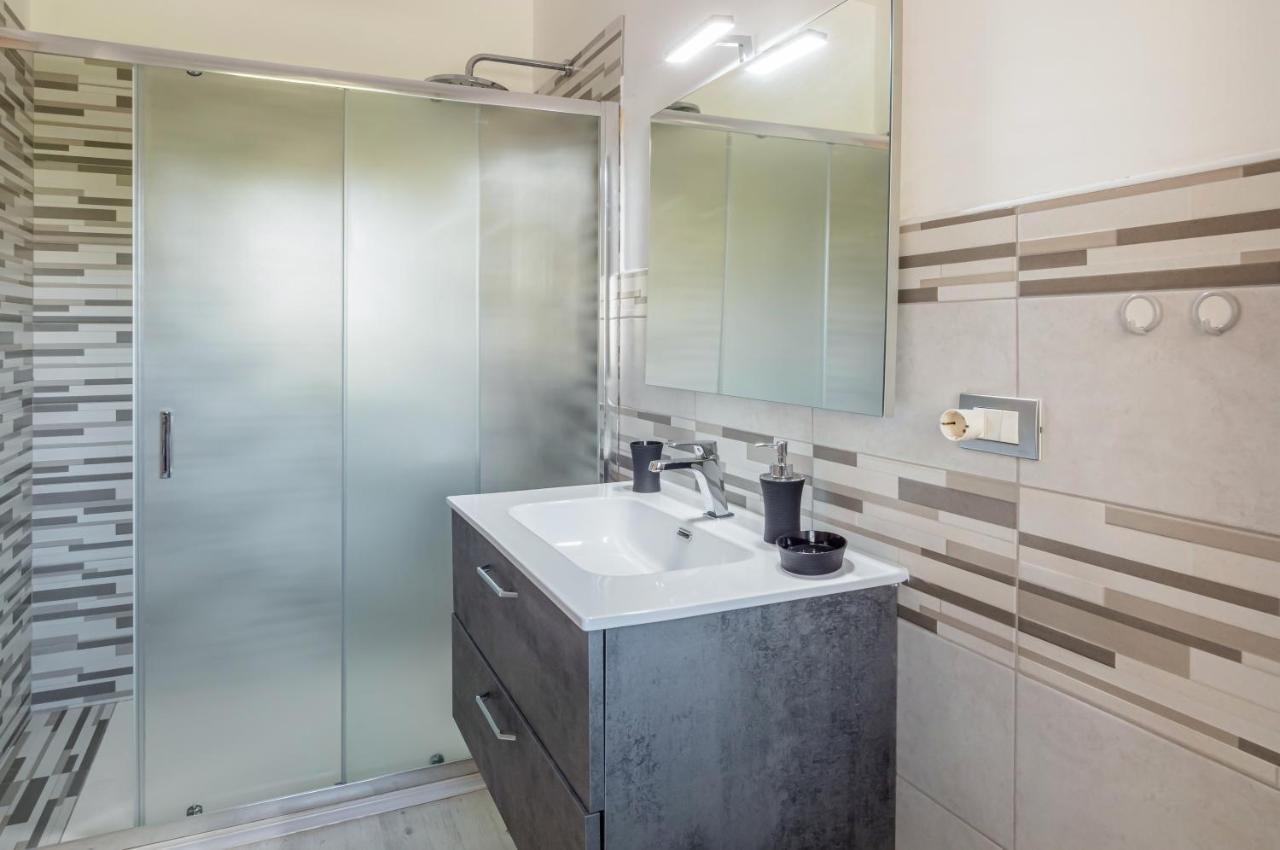 Domus Lucis Apartment Terrace & Private Parking Marinella di Sarzana Buitenkant foto